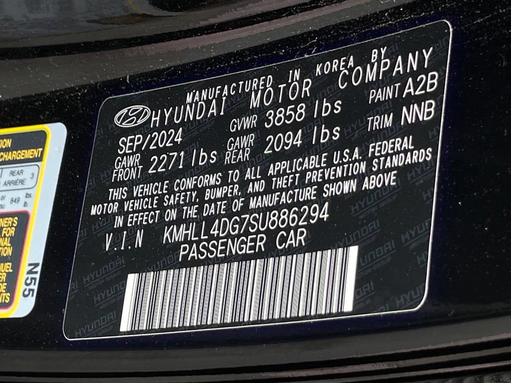 Used 2025 Hyundai Elantra SE FWD image 33