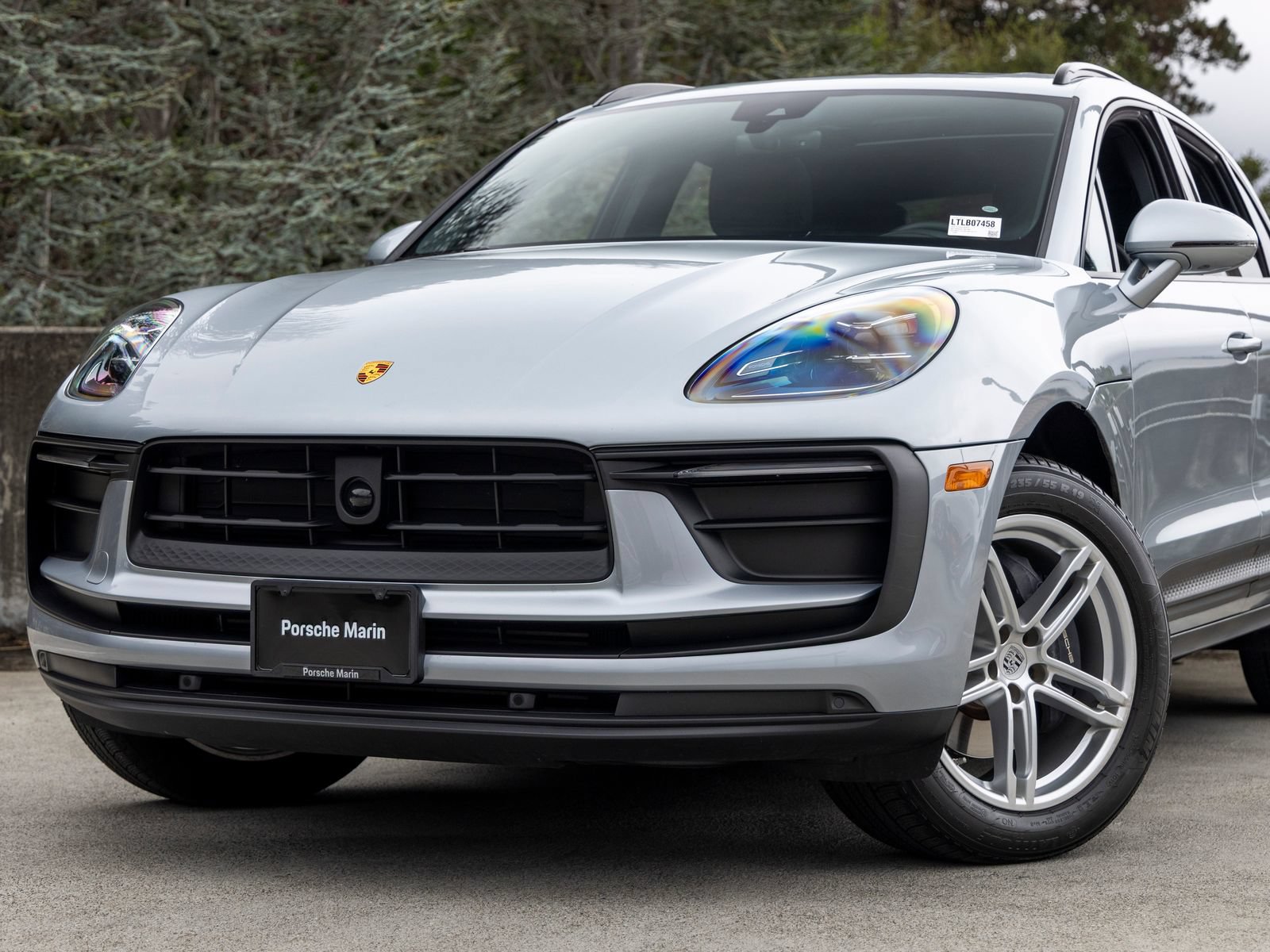 Certified 2026 Porsche Macan AWD/4WD image 7