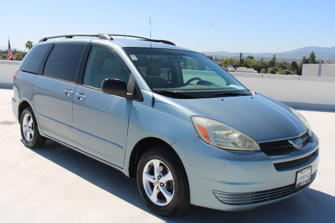 Used 2005 Toyota Sienna LE w/ LE Pkg 4 FWD image 2