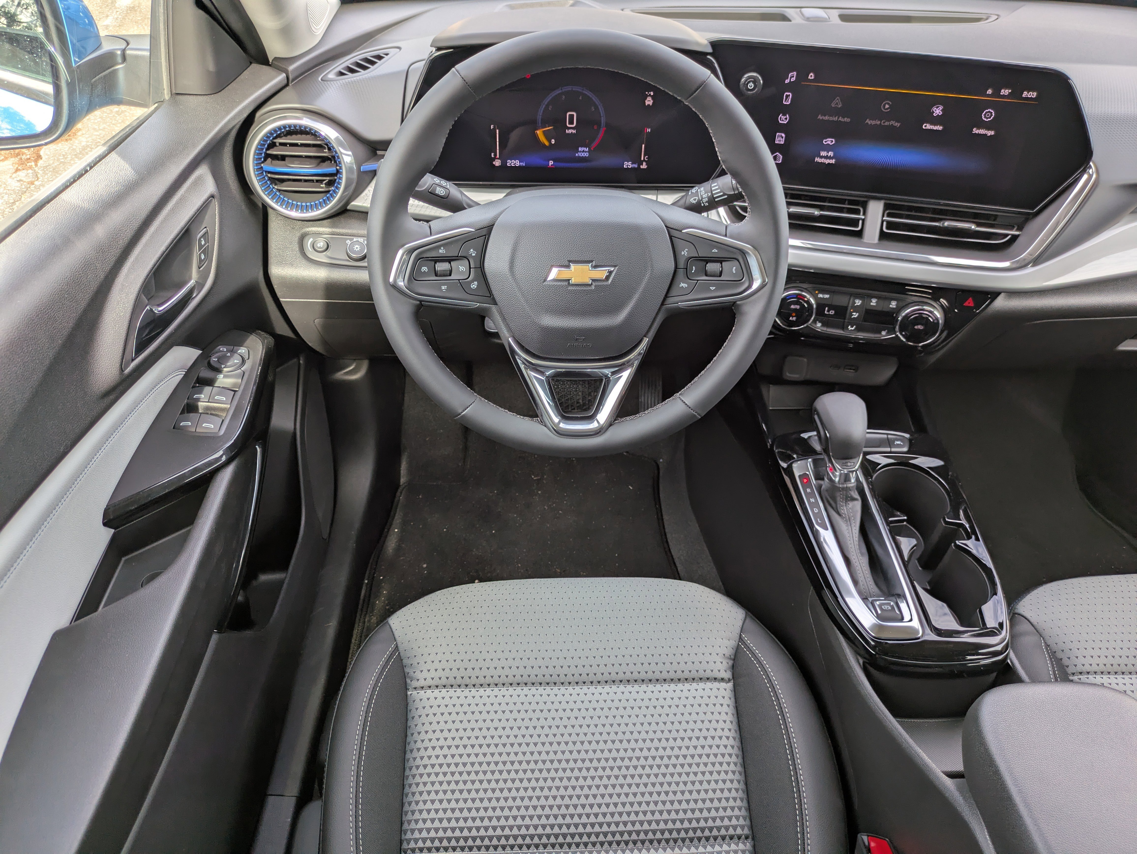 New 2025 Chevrolet Trax LT w/ Driver Confidence Package image 4