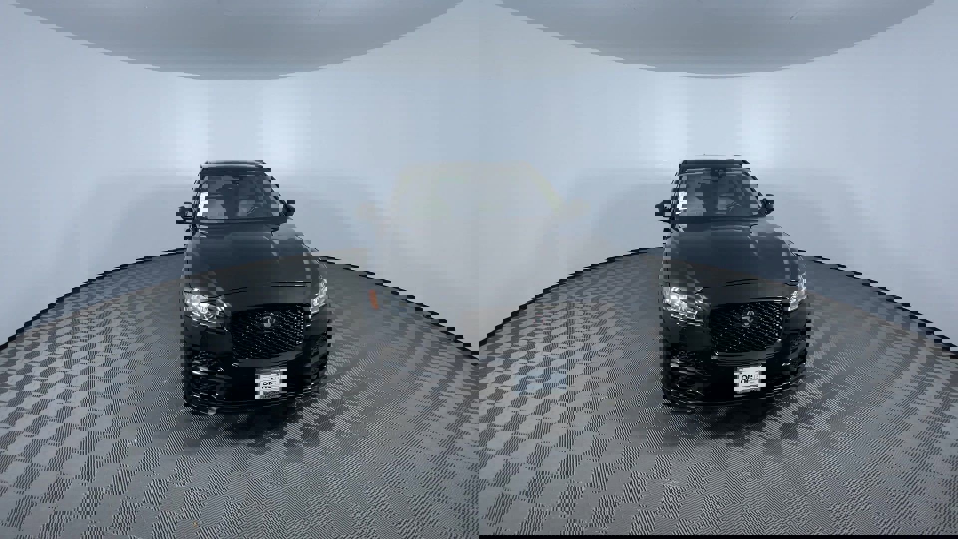 Used 2020 Jaguar F-PACE Prestige image 3