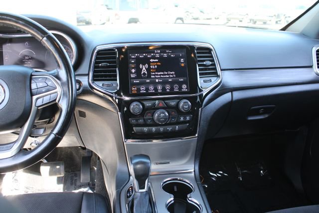 Used 2021 Jeep Grand Cherokee Laredo X image 12