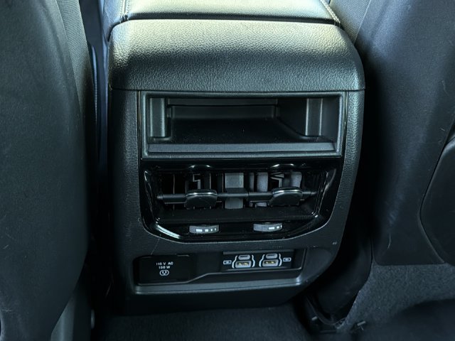 Used 2024 Jeep Grand Cherokee Altitude AWD/4WD image 18