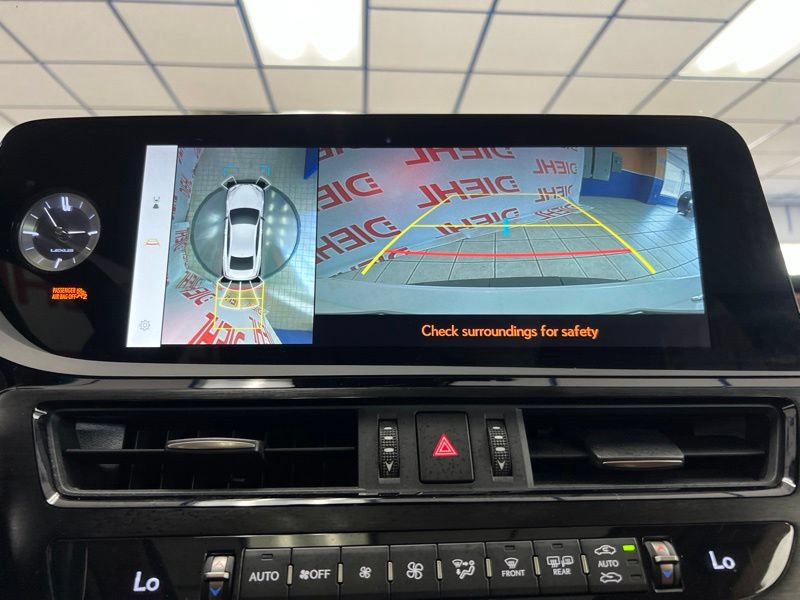 Used 2024 Lexus ES 300h w/ Accessory Package (Z1) FWD image 34