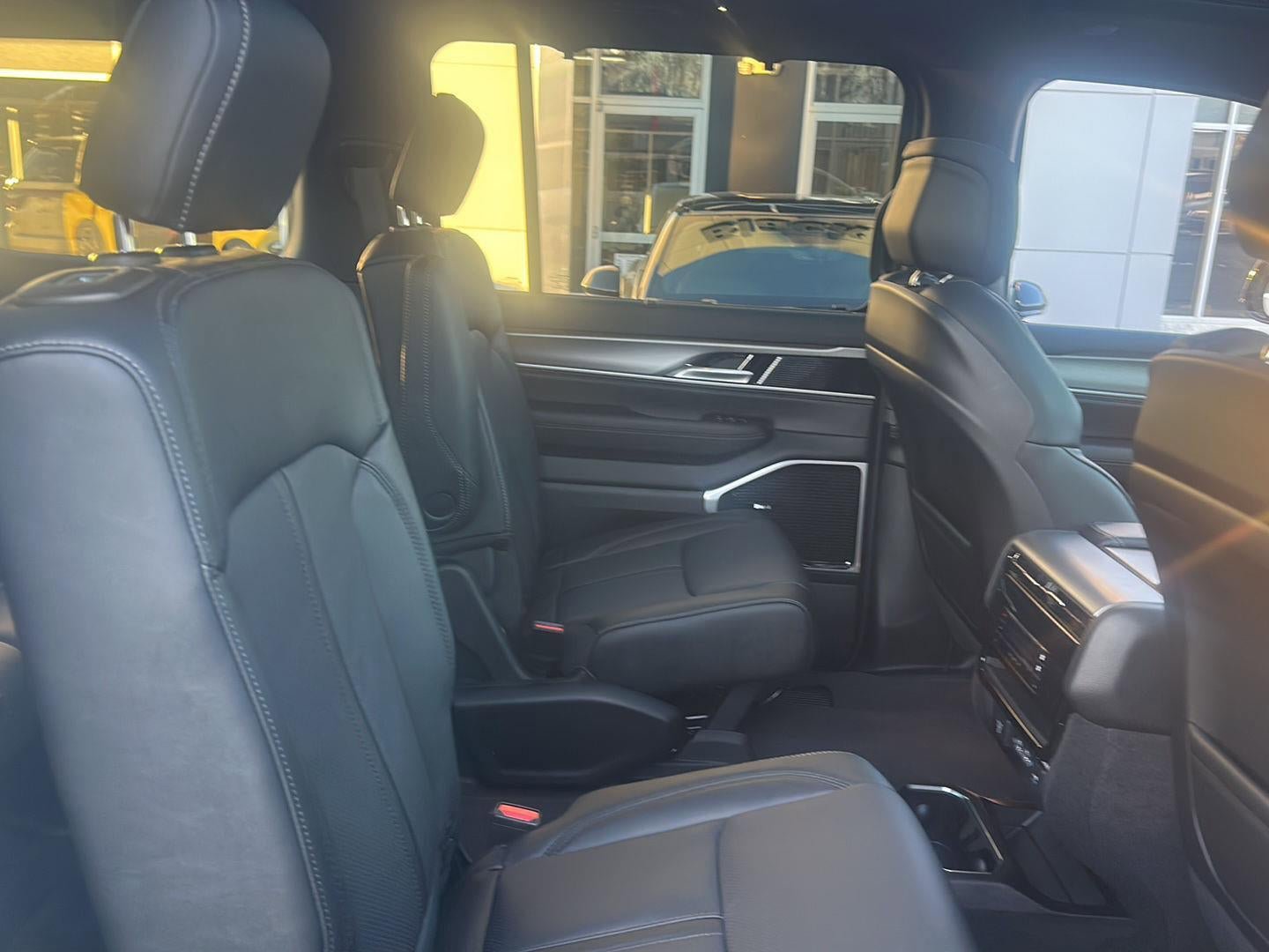 New 2026 Jeep Grand Wagoneer Limited AWD/4WD image 12