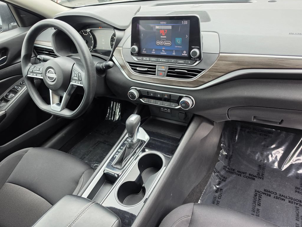 Used 2024 Nissan Altima 2.5 SV FWD image 10