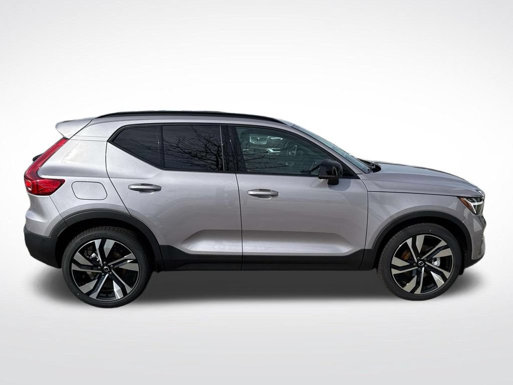 New 2026 Volvo XC40 B5 Ultra AWD/4WD image 9