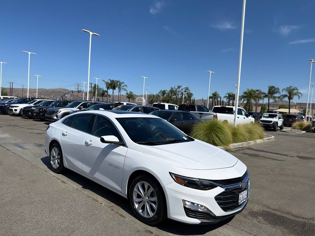 Used 2022 Chevrolet Malibu LT FWD image 2