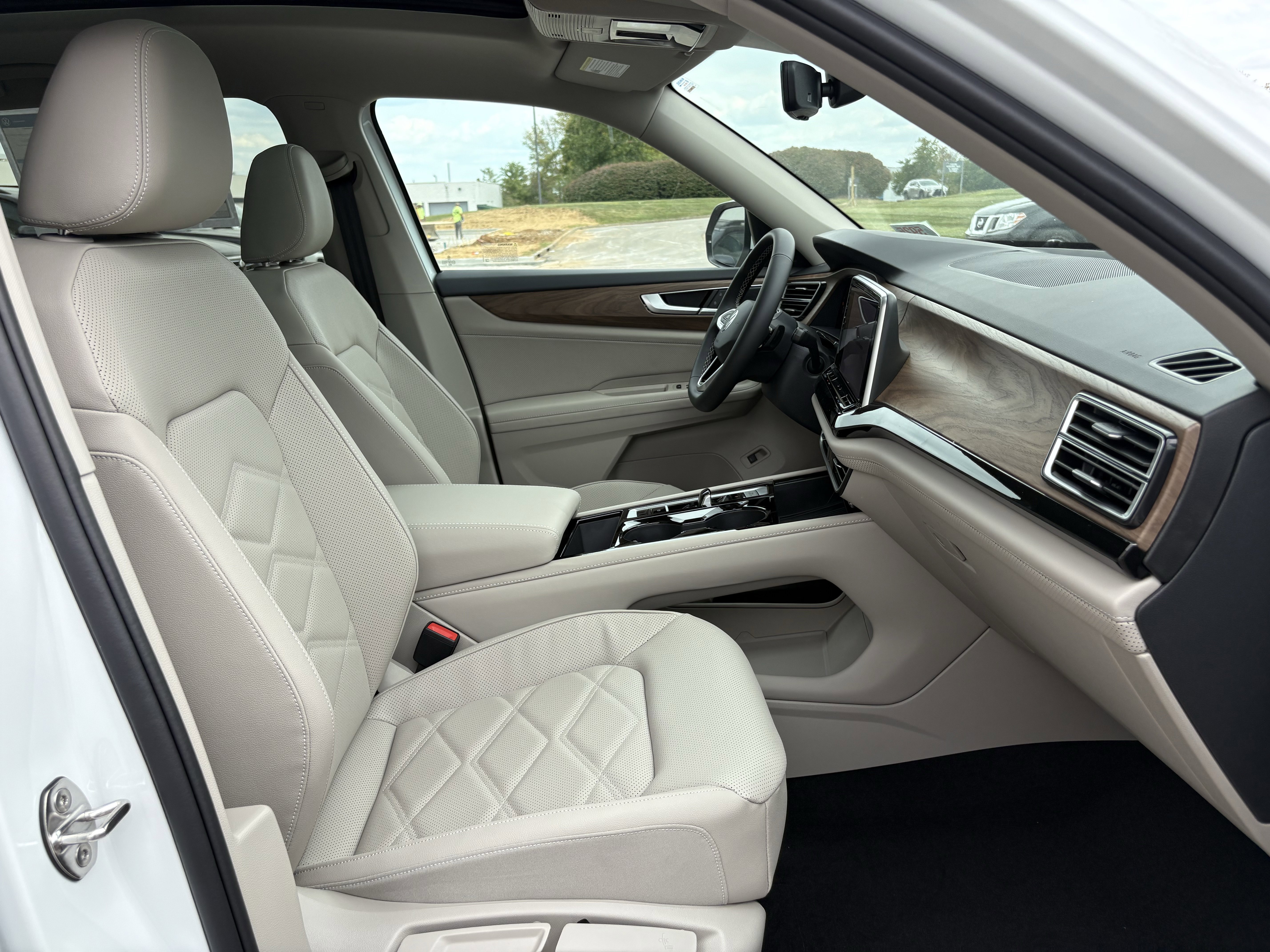 New 2026 Volkswagen Atlas SE image 23