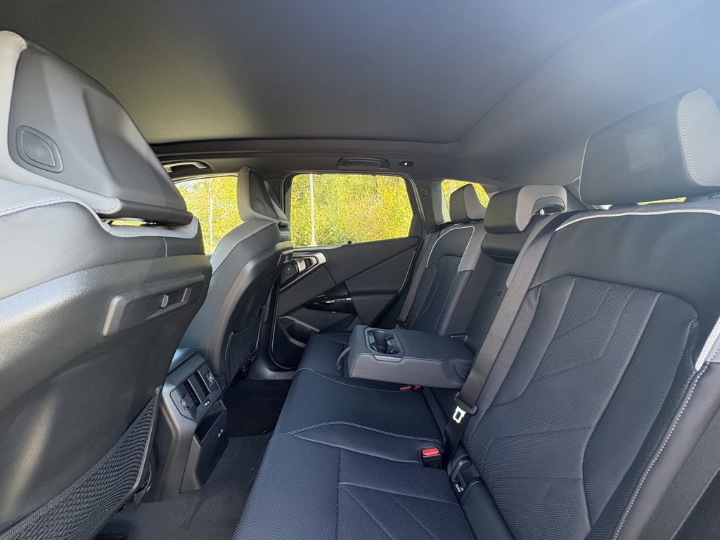 New 2026 BMW X2 xDrive28i w/ Technology Package image 18