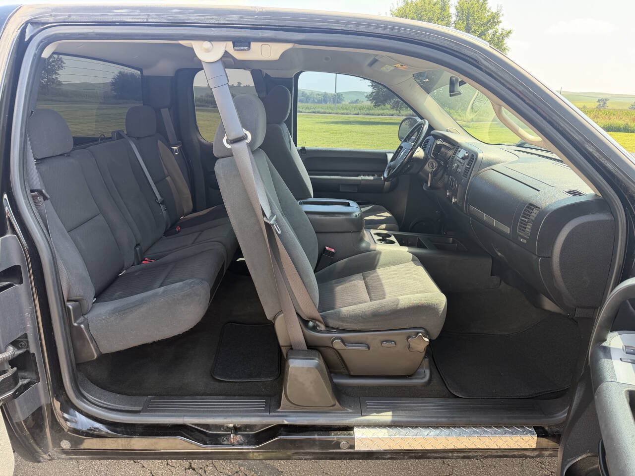 Used 2008 Chevrolet Silverado 1500 LT w/ Towing Package AWD/4WD image 16