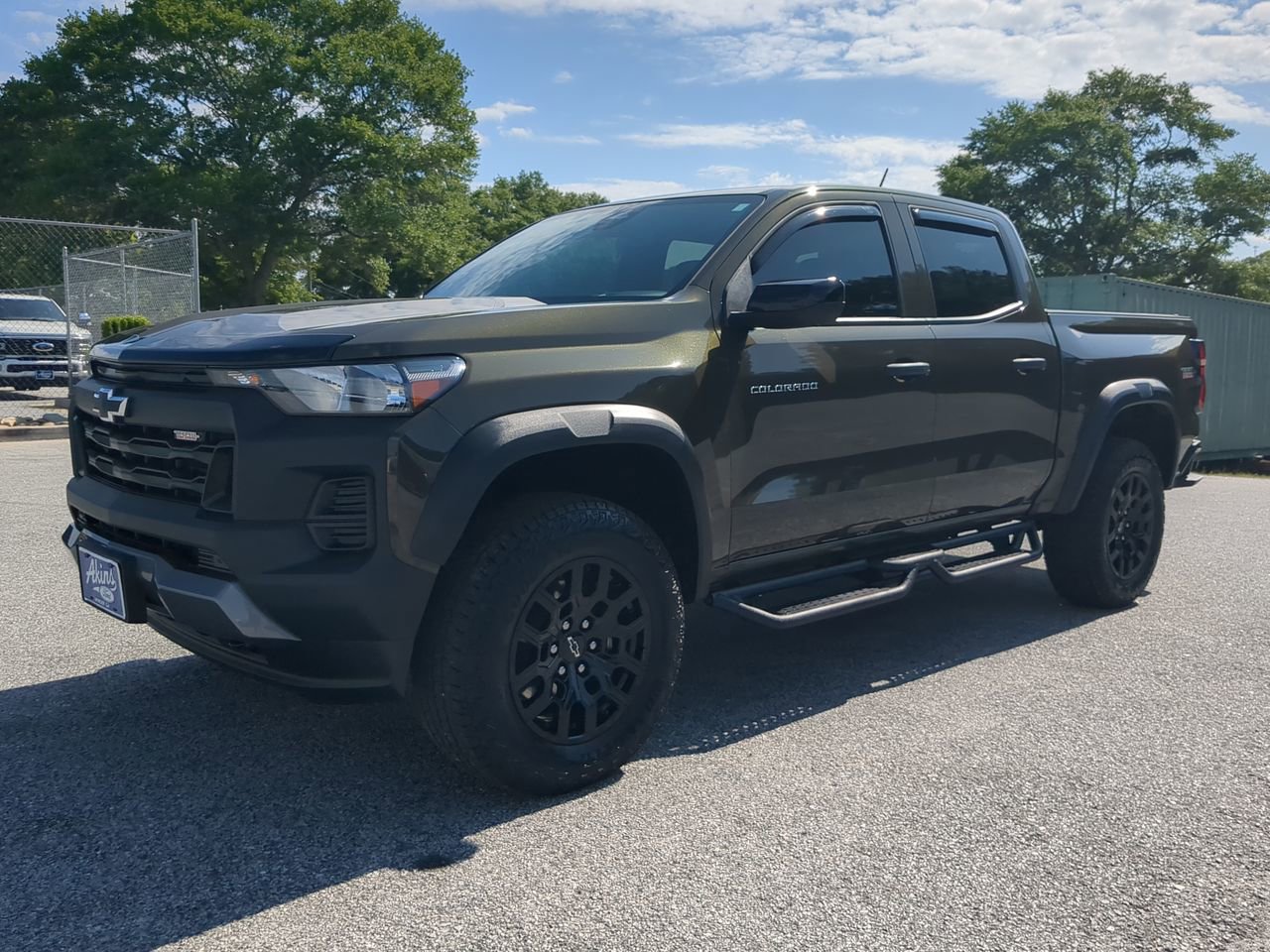 Used 2024 Chevrolet Colorado Trail Boss w/ Technology Package AWD/4WD image 6
