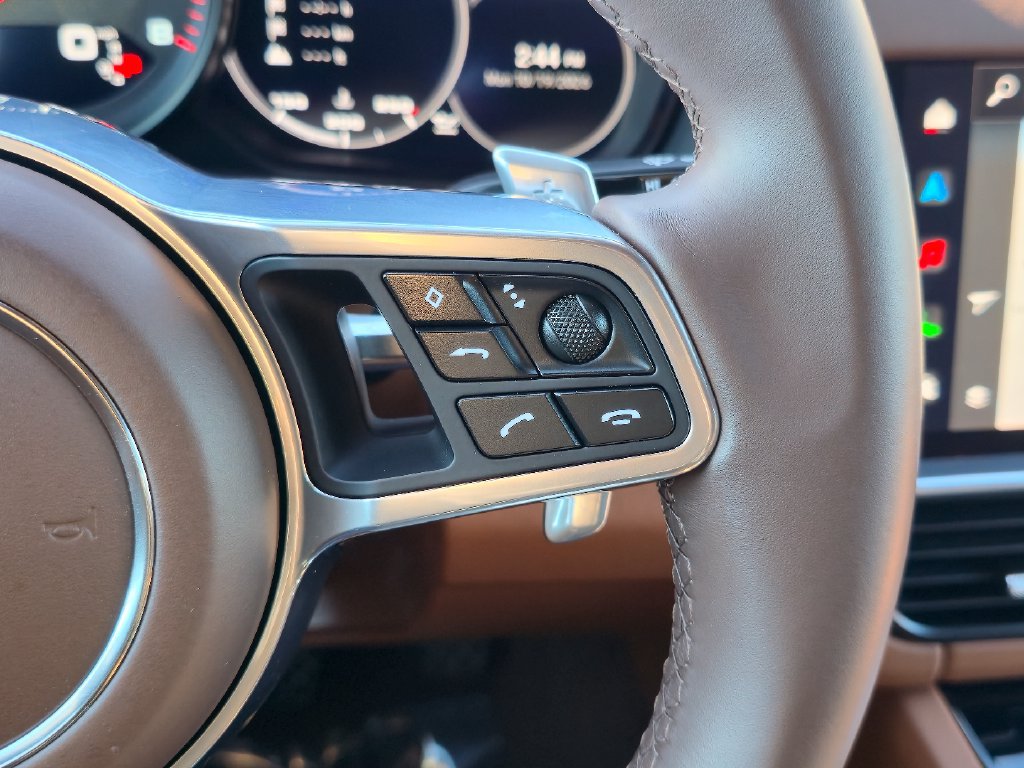 Used 2023 Porsche Cayenne Platinum Edition AWD/4WD image 19