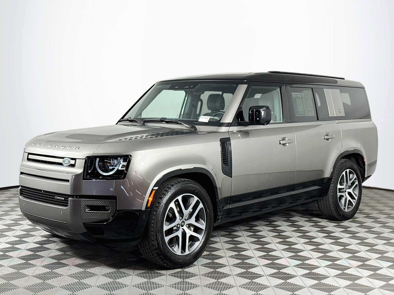 Used 2023 Land Rover Defender 130 X-Dynamic SE AWD/4WD image 1