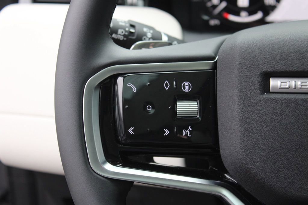 Certified 2025 Land Rover Discovery Sport S image 16