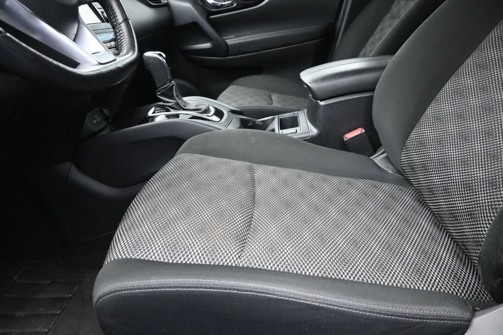 Used 2022 Nissan Rogue Sport SV FWD image 13