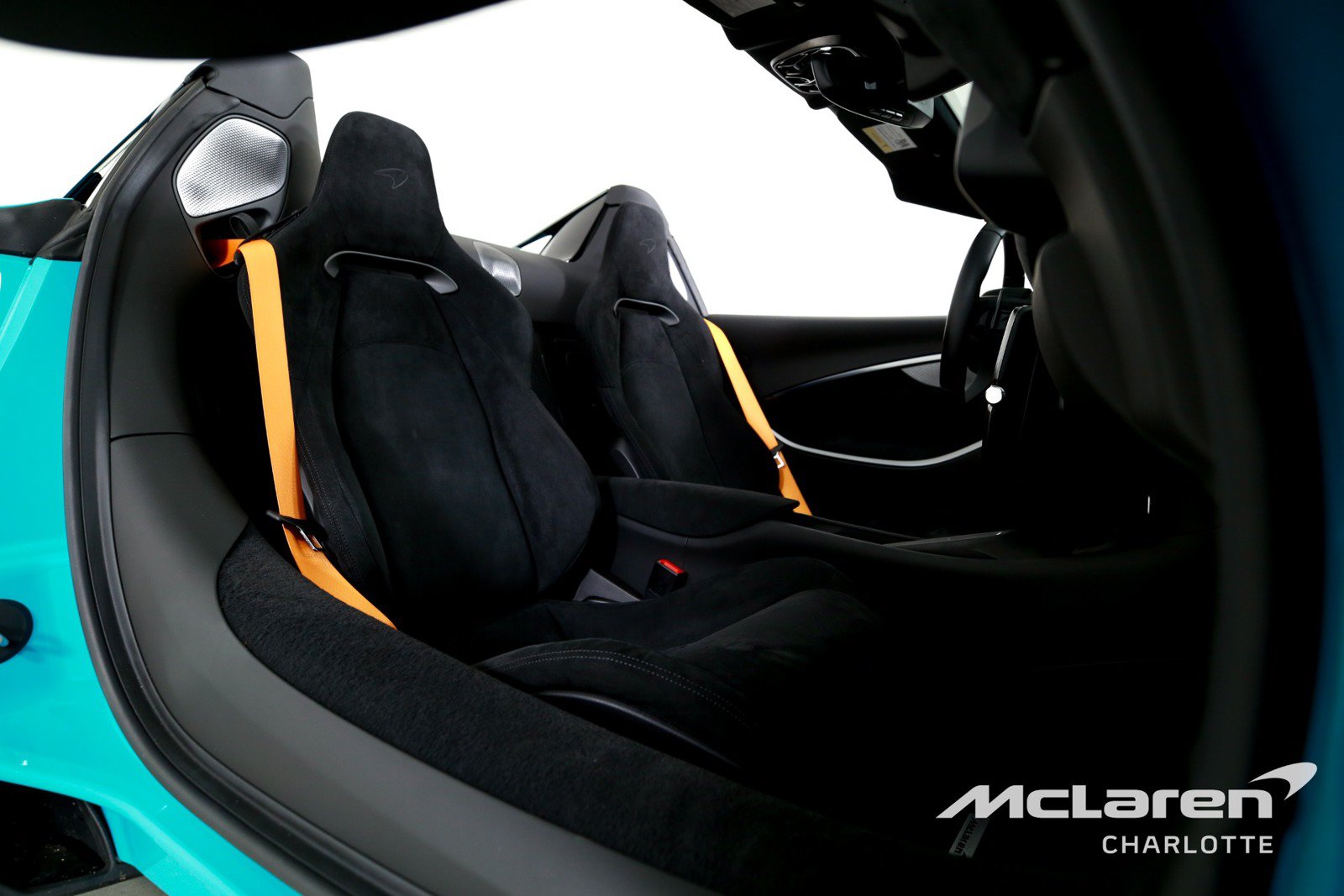Used 2025 McLaren Artura Spider RWD image 20