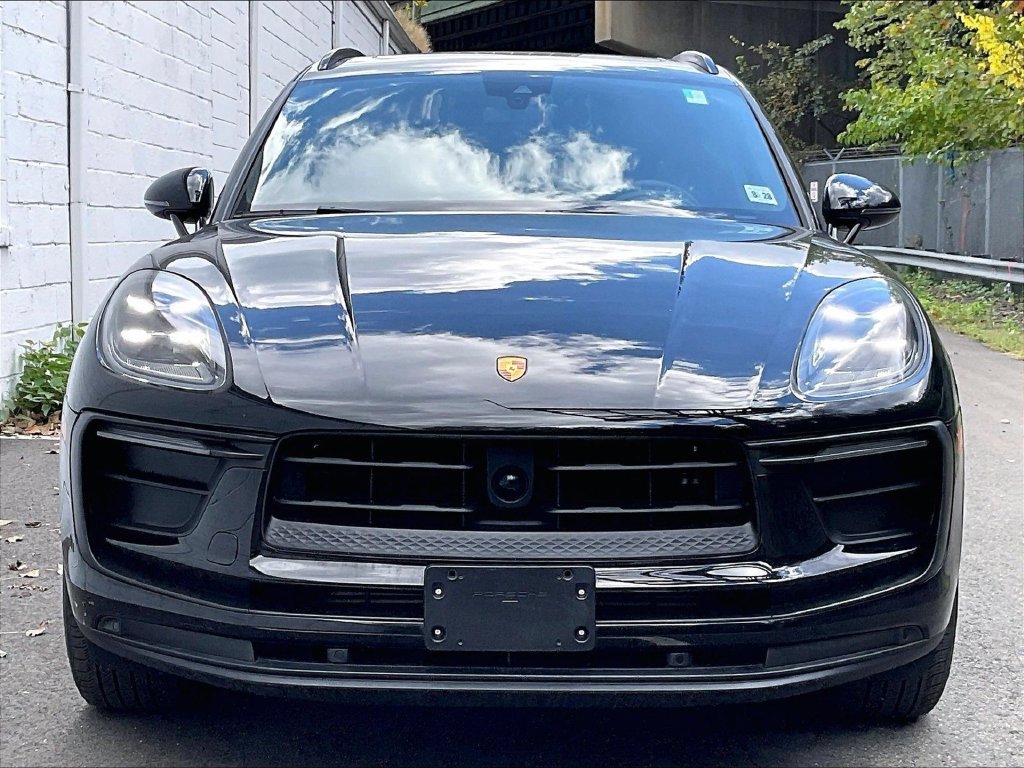 Certified 2023 Porsche Macan AWD/4WD image 8