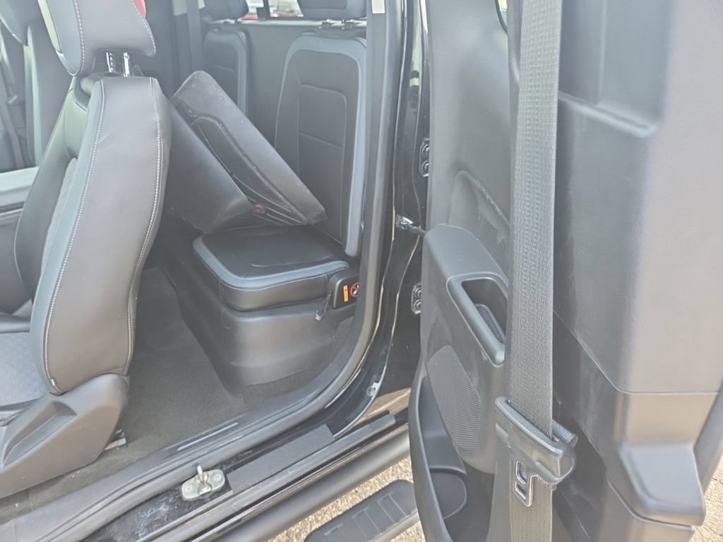 Used 2016 Chevrolet Colorado Z71 AWD/4WD image 14
