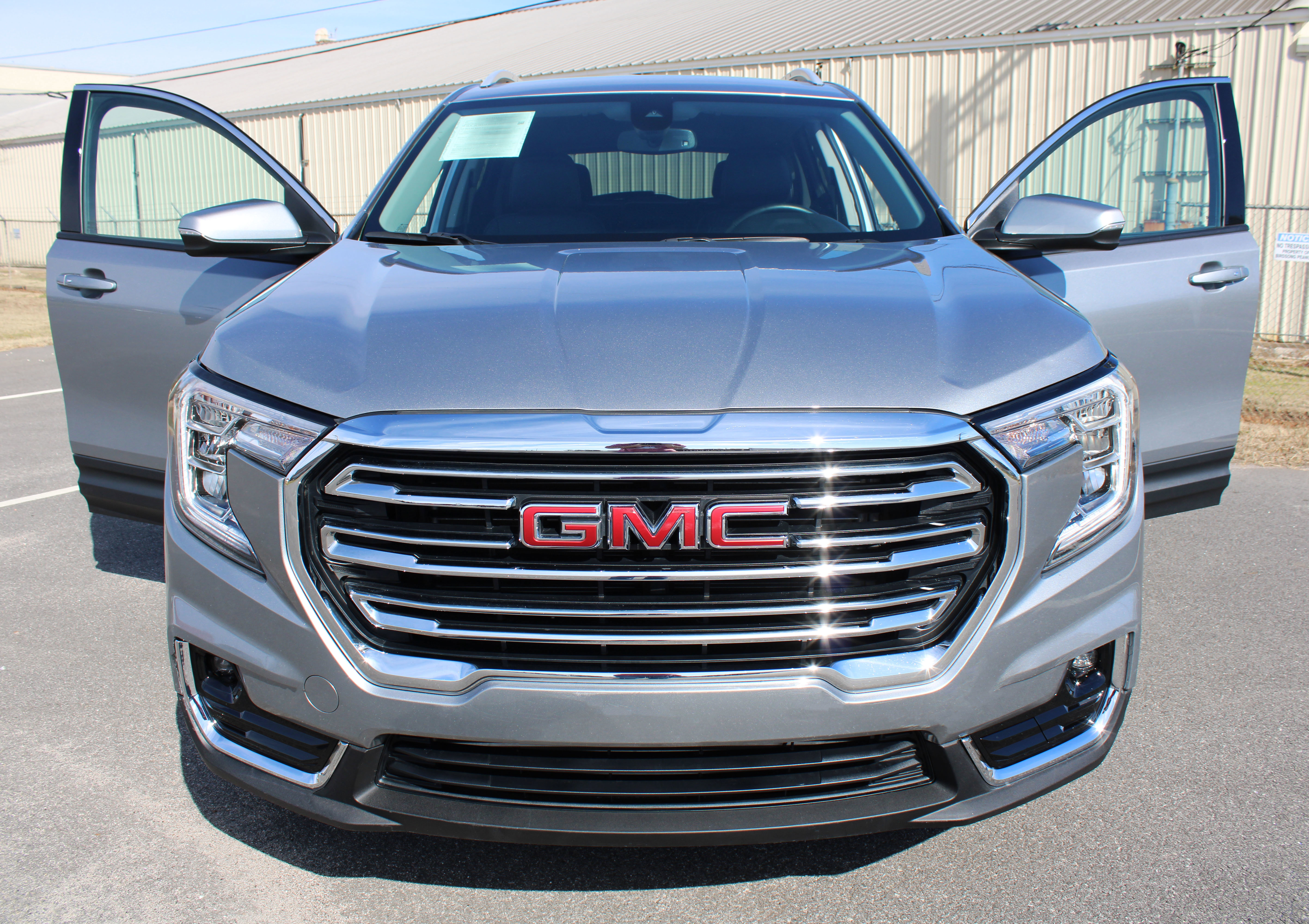 Used 2024 GMC Terrain SLT image 9