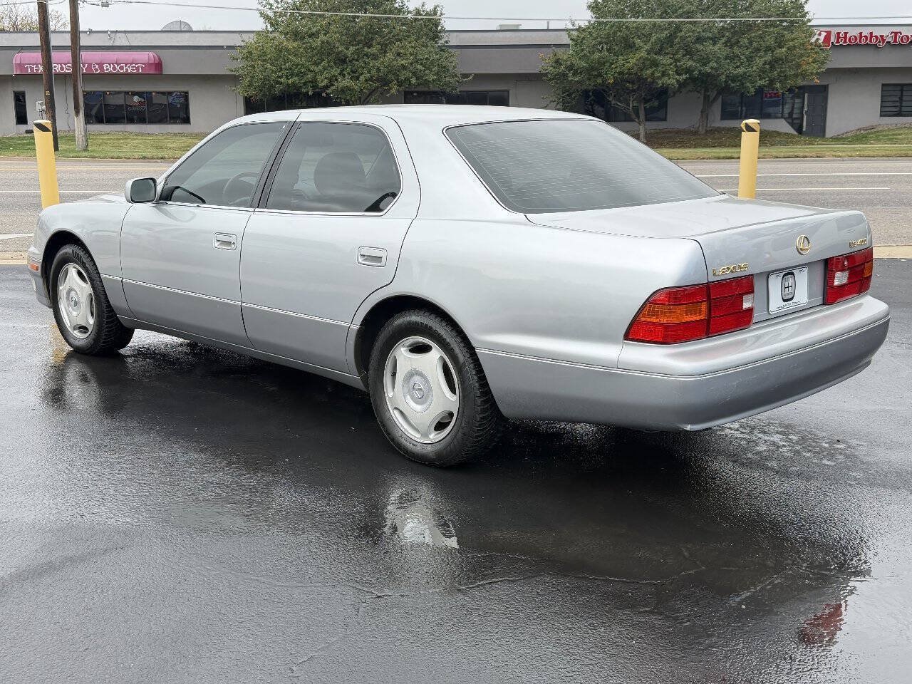Used 1998 Lexus LS 400 RWD image 7