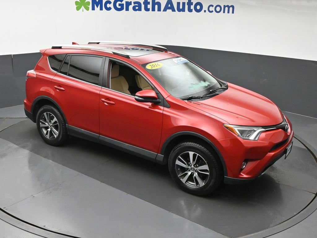 Used 2016 Toyota RAV4 XLE AWD/4WD image 3