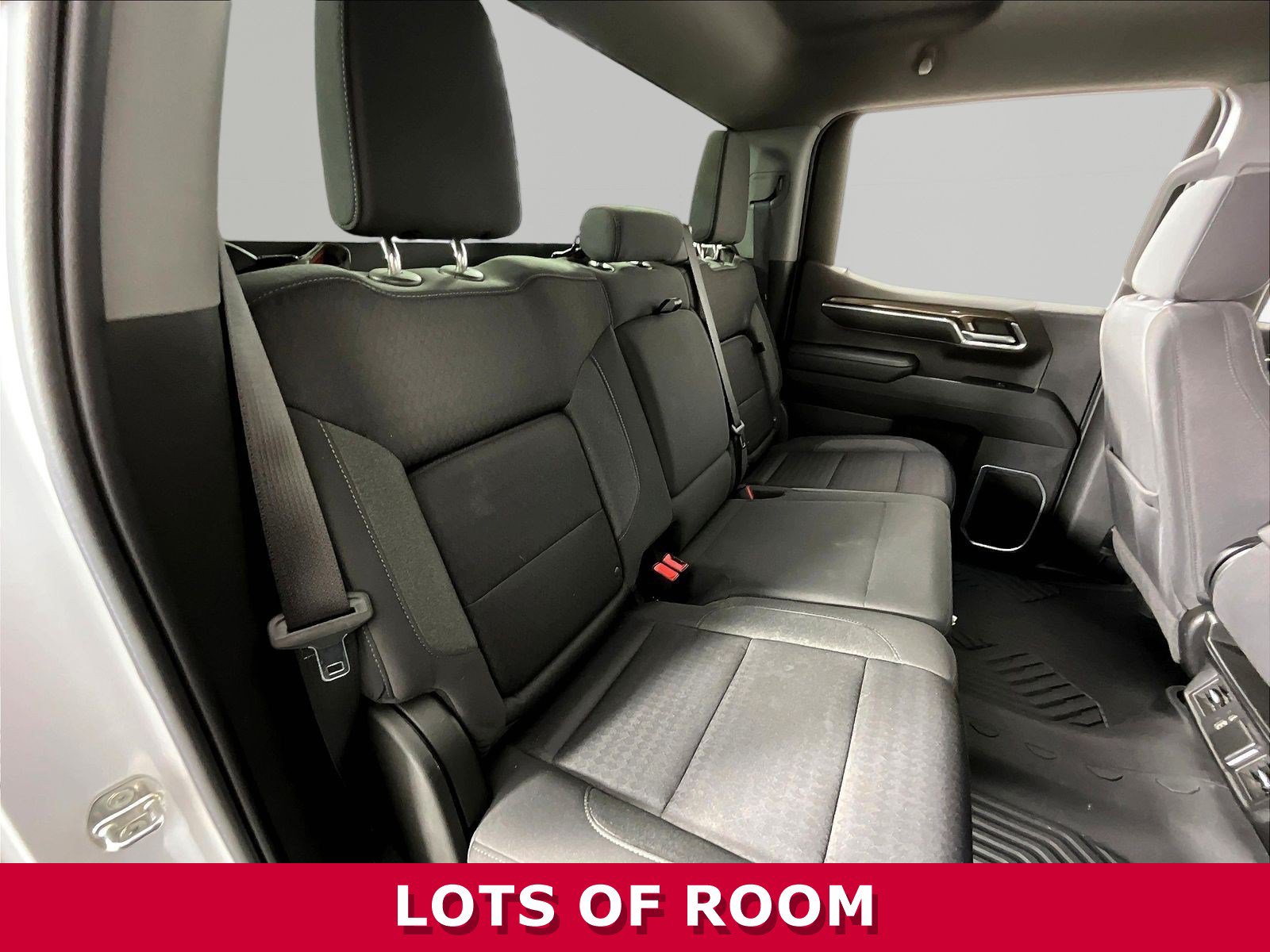 Used 2023 Chevrolet Silverado 1500 LT AWD/4WD image 25
