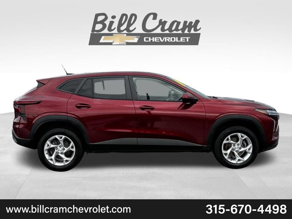 Used 2024 Chevrolet Trax LS w/ LS Convenience Package FWD image 33
