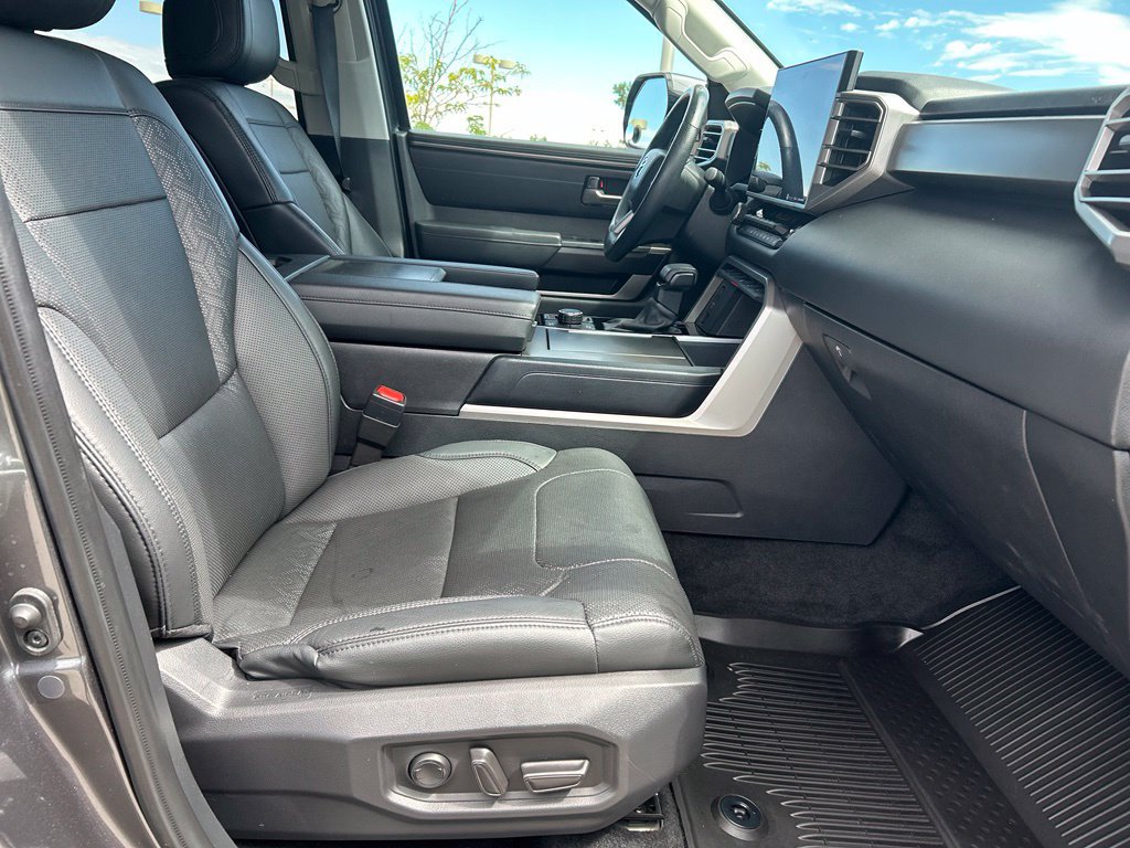 Used 2024 Toyota Sequoia SR5 w/ SR5 Premium Package AWD/4WD image 30