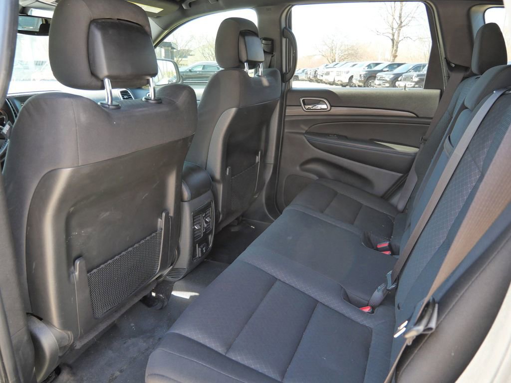 Used 2019 Jeep Grand Cherokee Laredo image 26