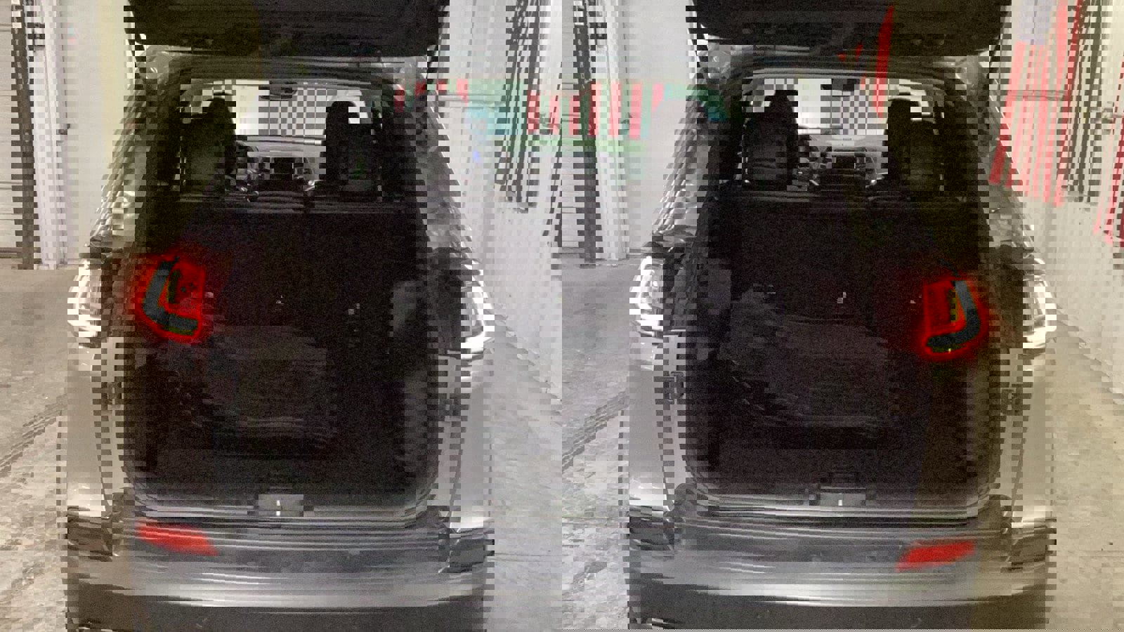 Used 2019 Jeep Cherokee Trailhawk image 6