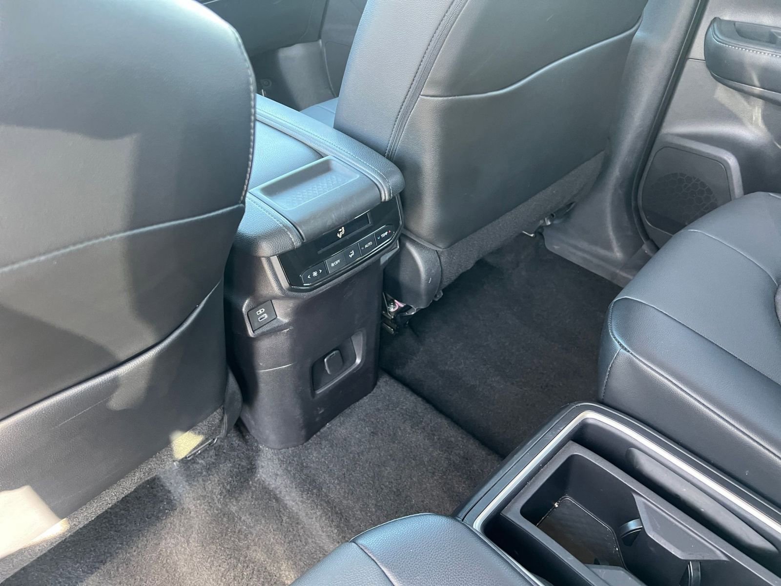 Used 2025 Toyota Grand Highlander FWD image 25