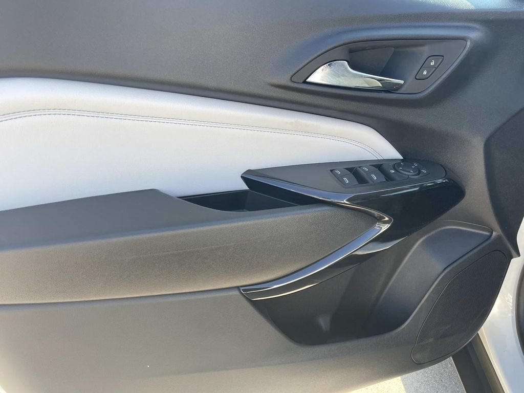 New 2026 Chevrolet Trax LT w/ Sunroof Package FWD image 11