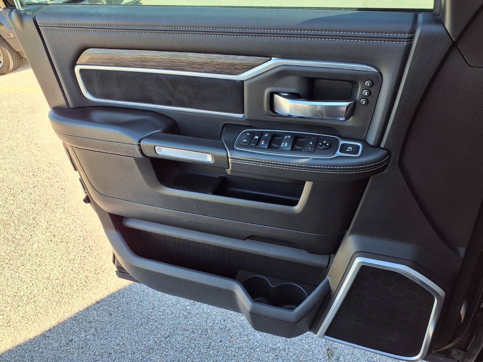 Used 2019 RAM 2500 Laramie AWD/4WD image 23