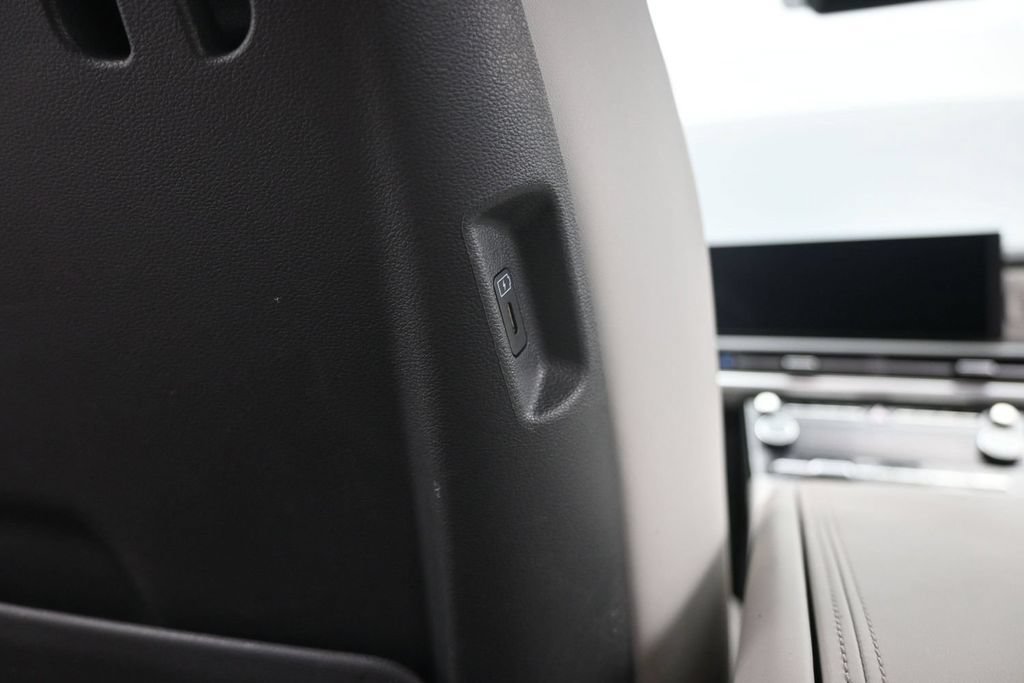Used 2025 Hyundai Santa Fe SEL FWD image 13