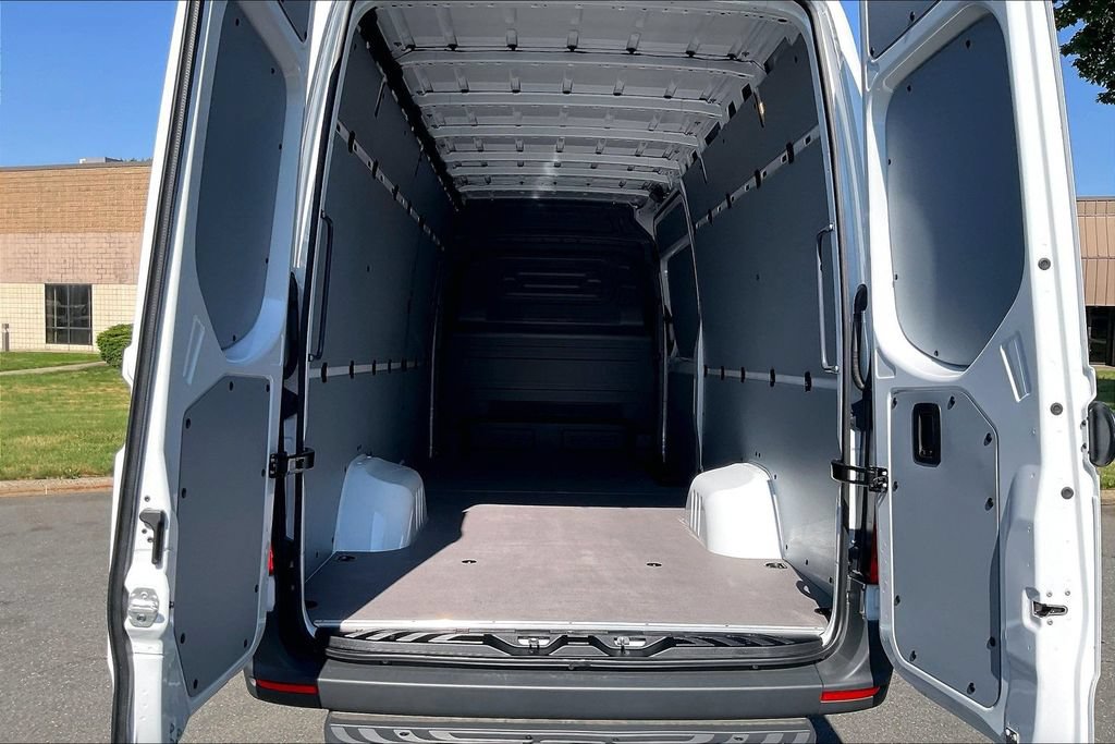 Used 2026 Mercedes-Benz Sprinter 3500 image 9