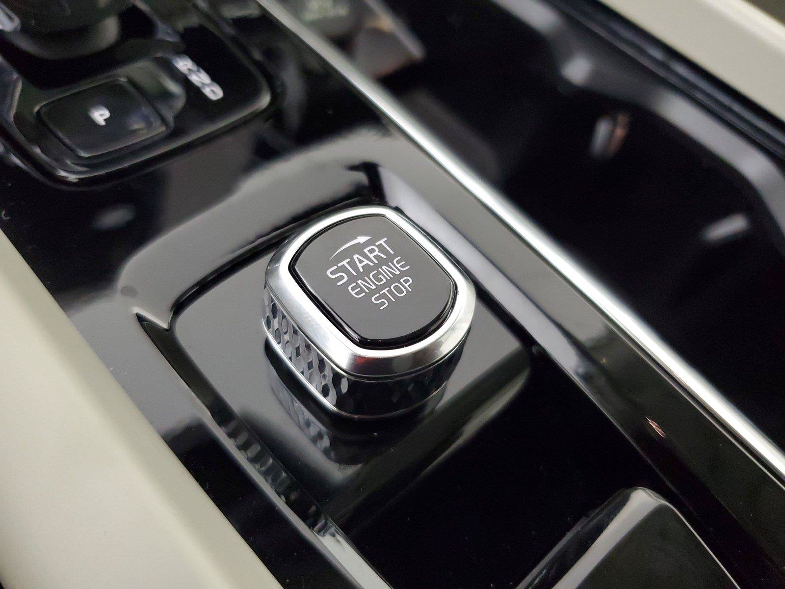 New 2027 Volvo XC60 B5 Ultra AWD/4WD image 33