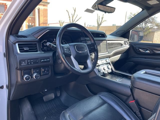 Certified 2022 GMC Yukon Denali w/ Denali Premium Package RWD image 12