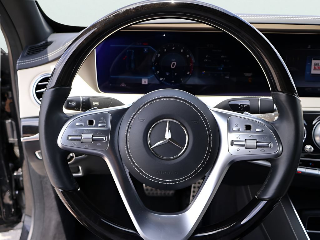 Used 2020 Mercedes-Benz S 560 4MATIC Sedan image 32