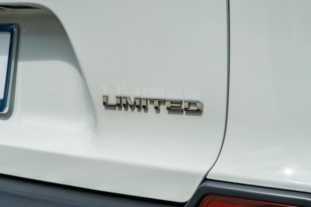 Used 2019 Jeep Cherokee Limited AWD/4WD image 8