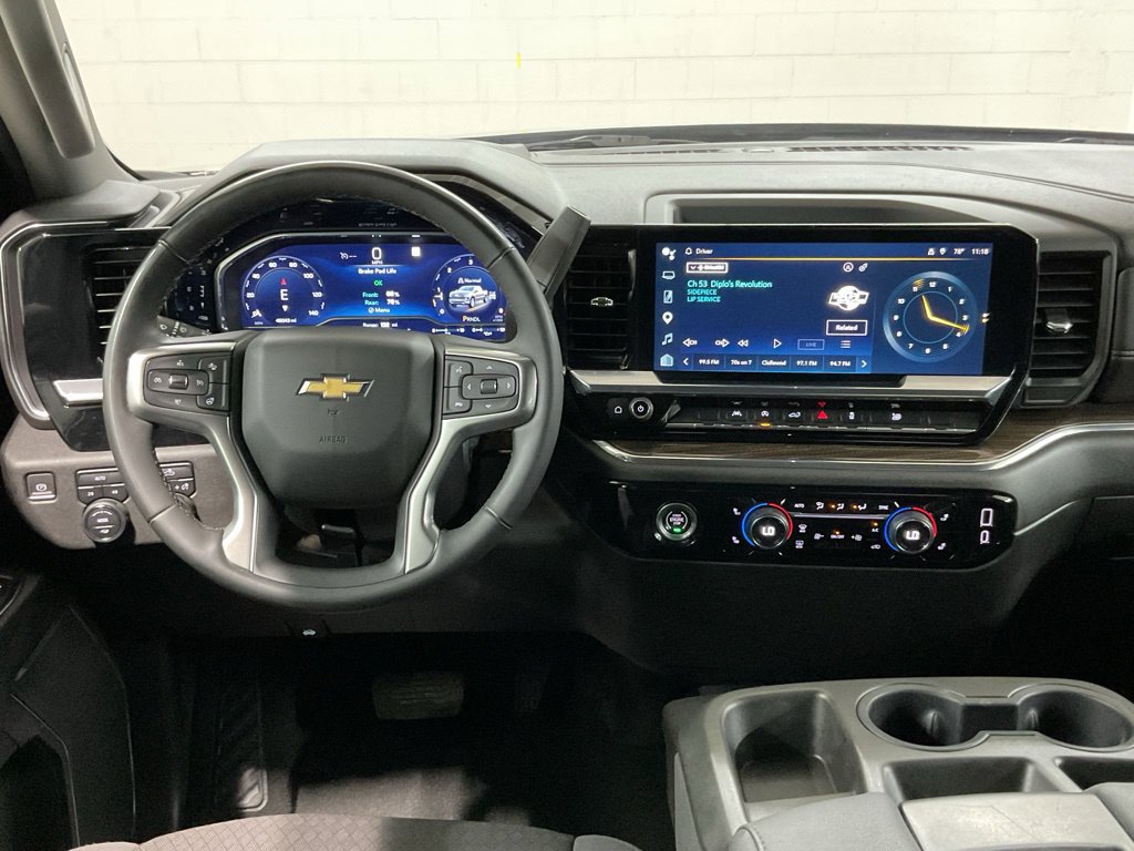 Used 2023 Chevrolet Silverado 1500 LT AWD/4WD image 8