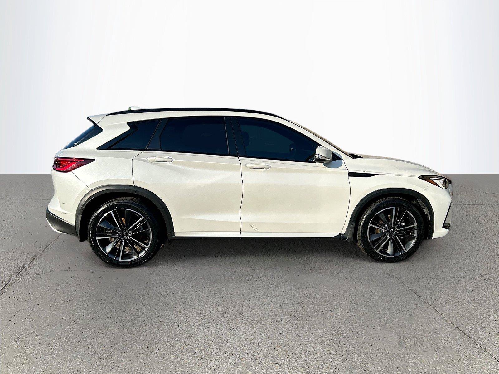 Used 2023 INFINITI QX50 Sport FWD image 3
