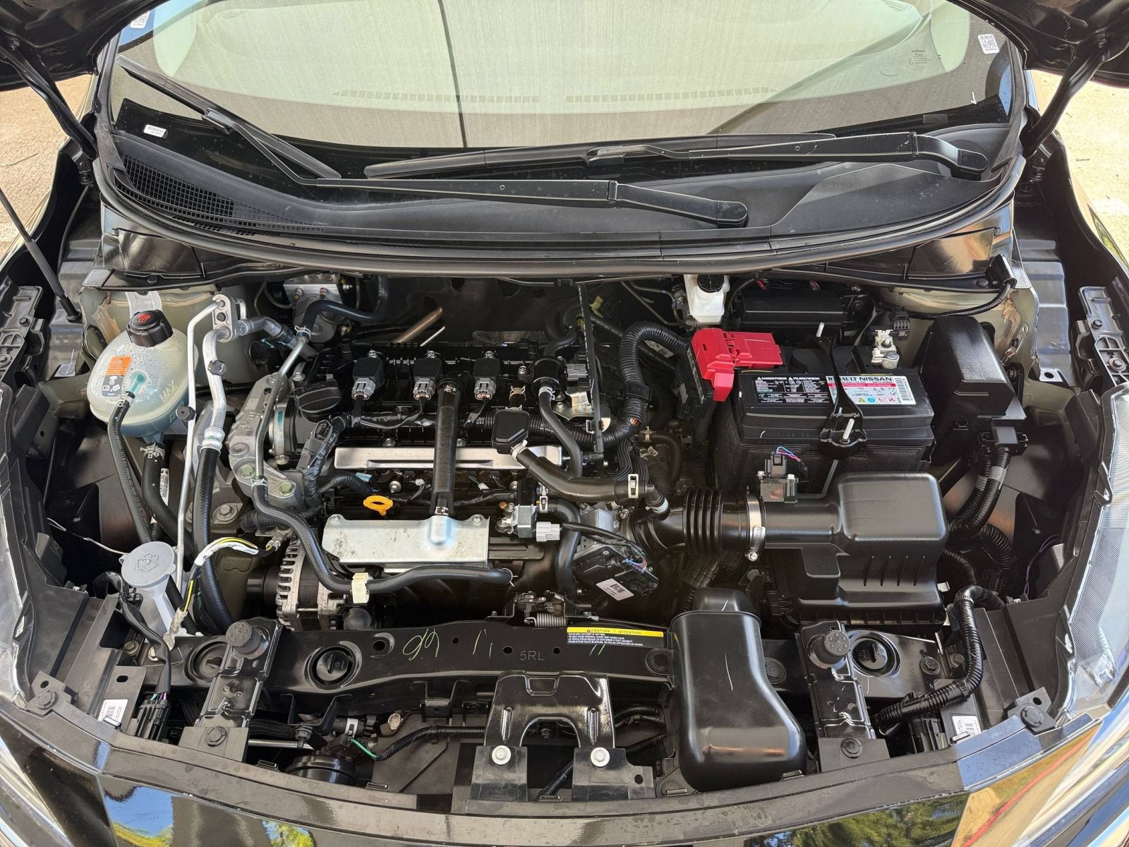 Used 2025 Nissan Versa SV FWD image 27