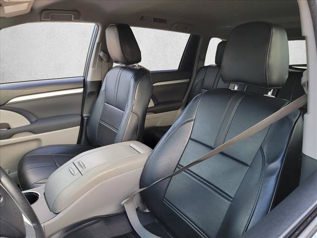 Used 2019 Toyota Highlander LE FWD image 13