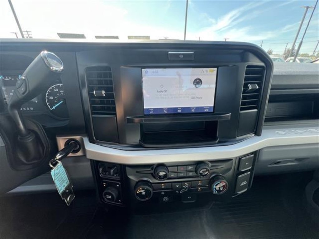 New 2025 Ford F550 4x4 Regular Cab Super Duty image 9