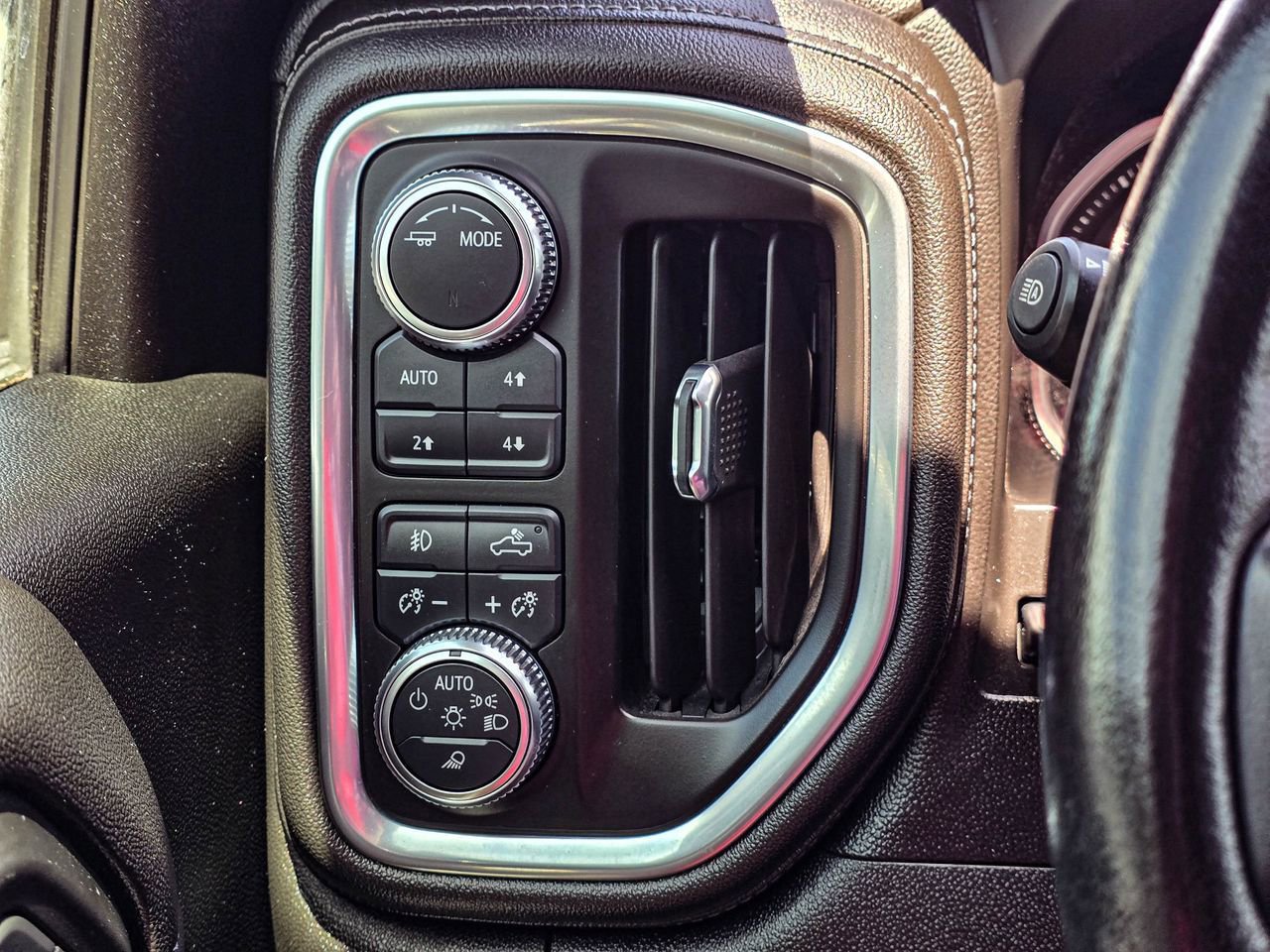 Used 2021 GMC Sierra 2500 Denali w/ Denali Ultimate Package AWD/4WD image 34