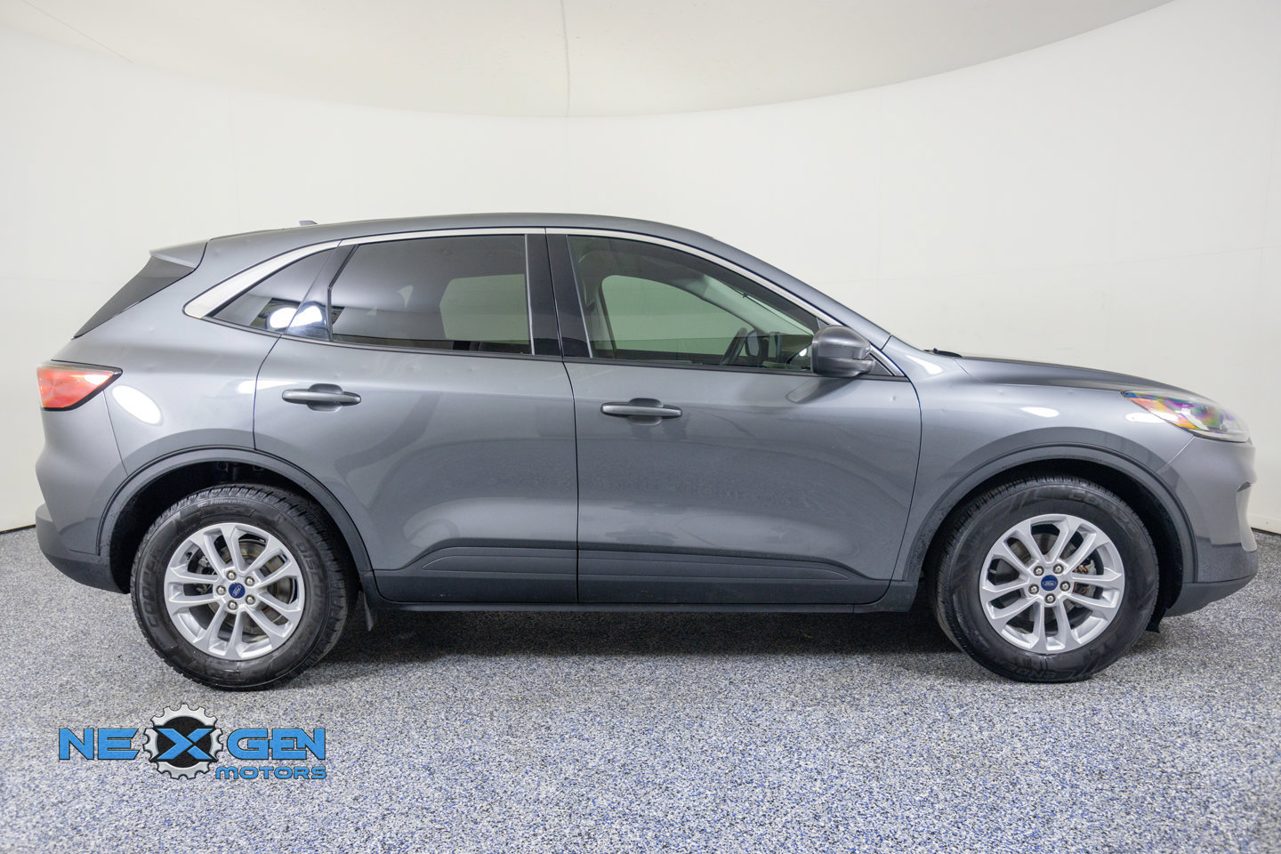 Used 2021 Ford Escape SE FWD image 9