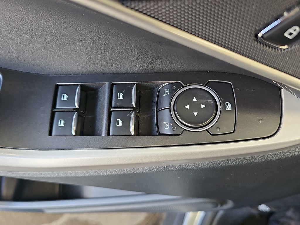 Used 2024 Ford Explorer XLT image 26