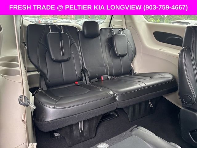 Used 2020 Chrysler Voyager Lxi FWD image 12