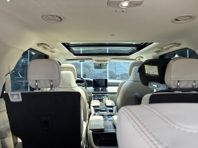 Used 2020 Lincoln Navigator Reserve w/ Luxury Package AWD/4WD image 8